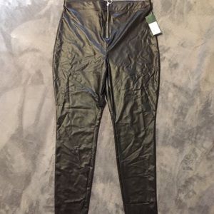 NWT black liquid leggings w/front zipper